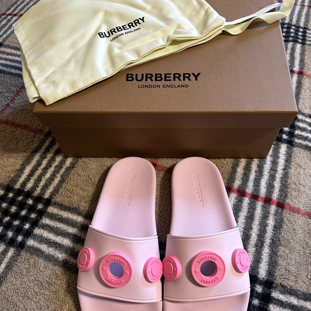 Brand New Pink Burberry Sandals - Picture 4 of 4